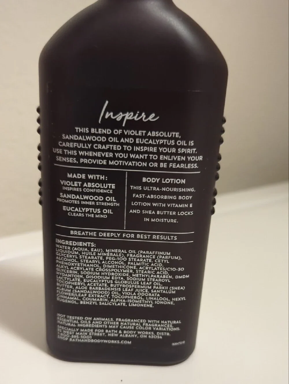 Bath & Body Works Aromatherapy Inspire Violet + Sandalwood Body Lotion - Black
